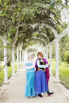 Personagem vivo Anna e Elsa - Frozen